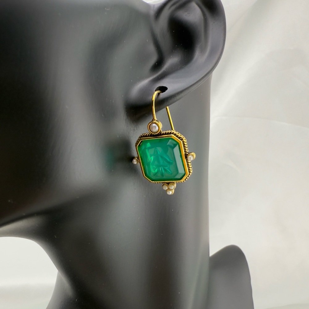 Timeless Green & Gold Drop Earrings – Quiet Luxury Look - Picture 5 of 10